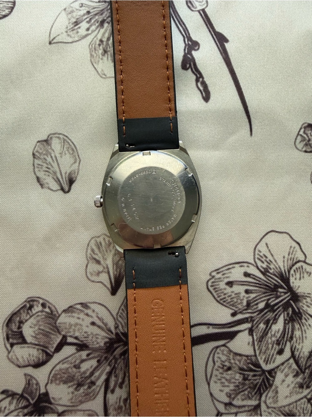 Vintage 1986 Seiko 5 TV Dial Daydate RARE UAE Import 23J Automatic Watch - Picture 7 of 7